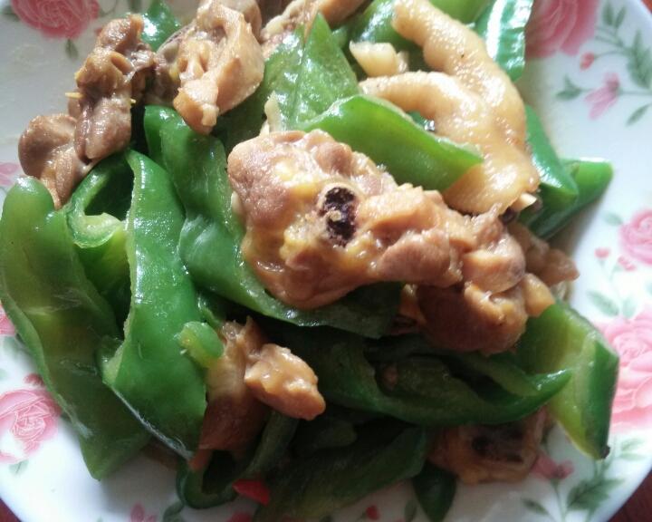 简单式鸡肉炒青椒