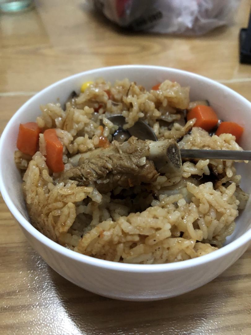 喷香排骨焖饭（爆好吃）