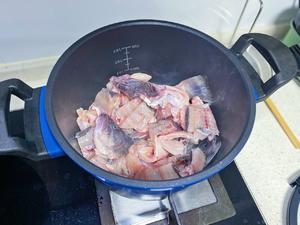 可以喝汤的酸菜鱼🐟｜鱼高汤汤底做法｜超详细&不辣版的做法📝的做法 步骤4