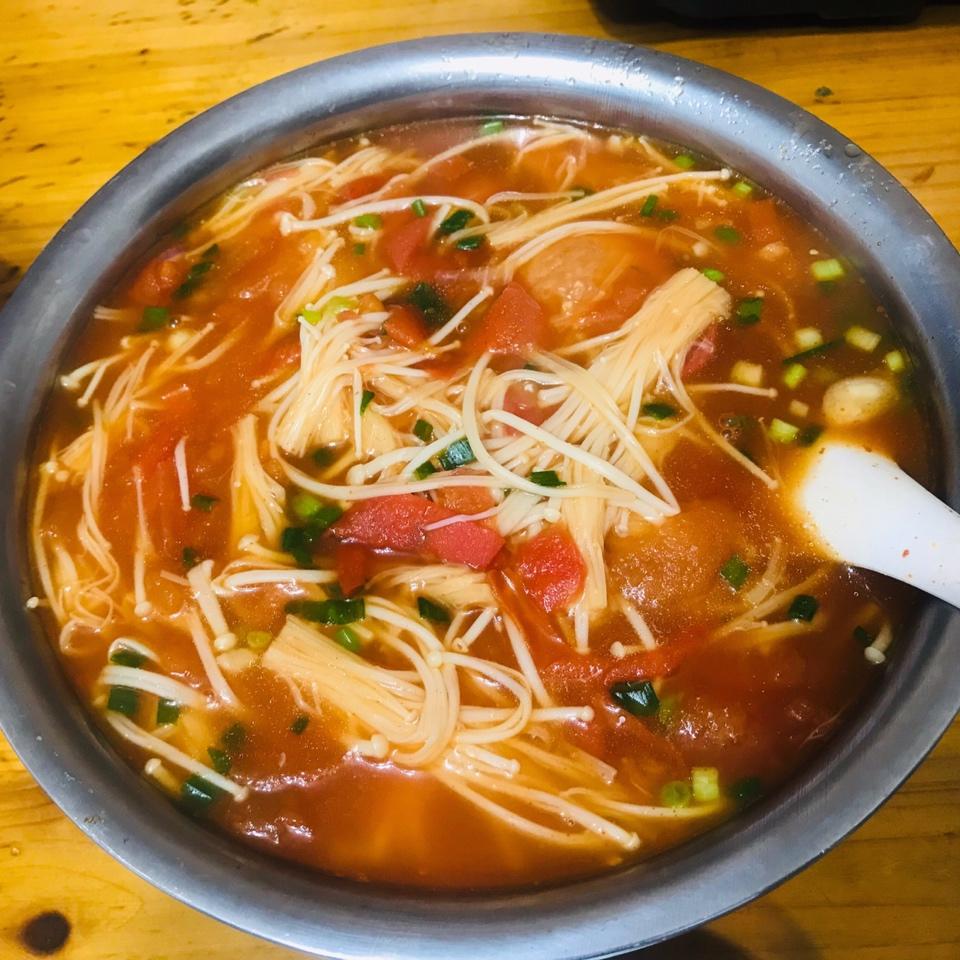 金针菇肥牛番茄锅