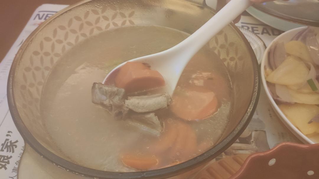 排骨玉米胡萝卜汤