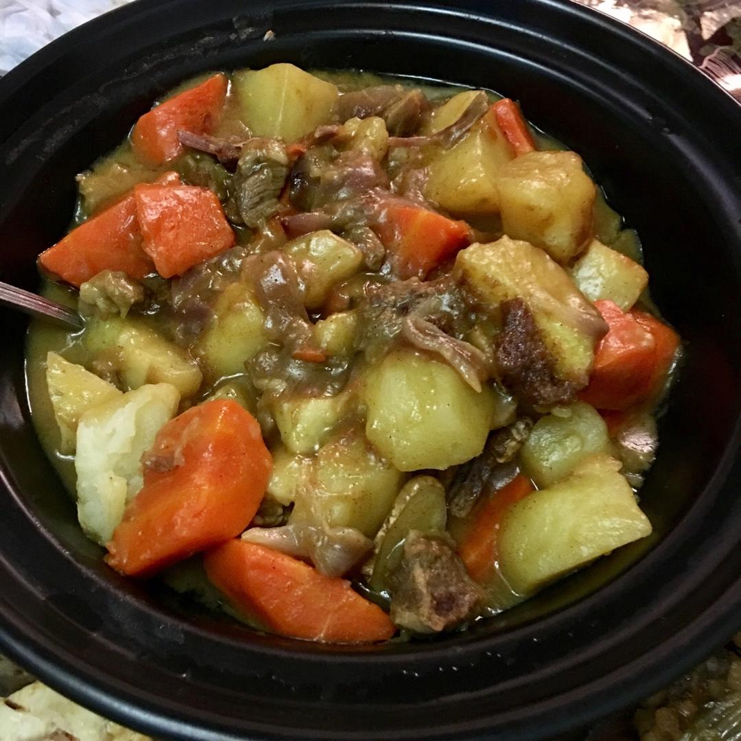 咖喱土豆炖牛腩