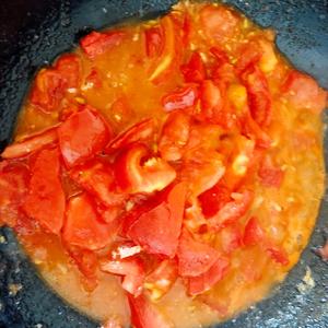 西红柿菌菇豆腐汤的做法 步骤6