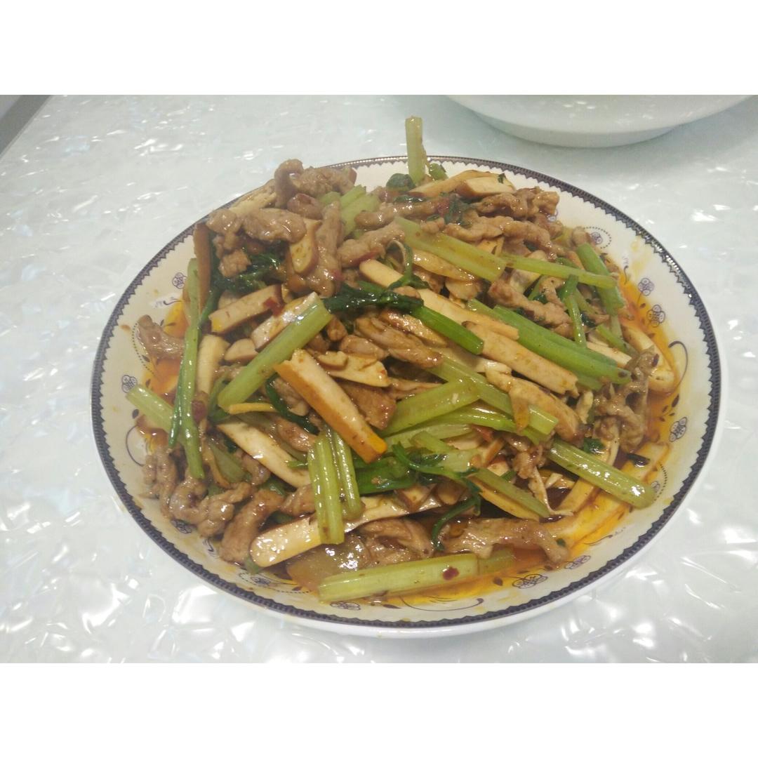 芹菜香干炒肉丝