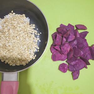 牛奶紫薯燕麦养生粥的做法 步骤1