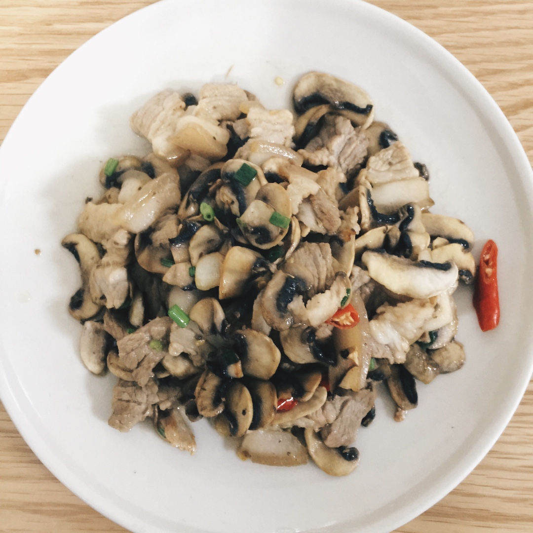 蘑菇烩肉片