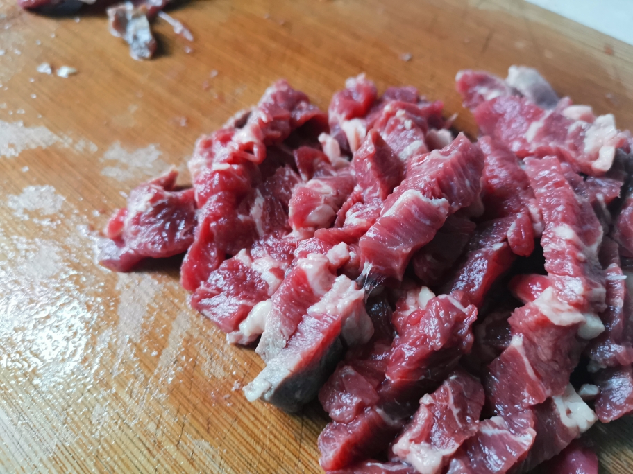 芦笋炒牛排肉的做法 步骤2