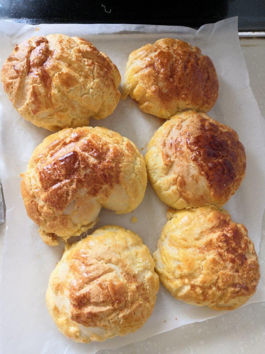 好吃到炸裂的港式菠萝包（附带制作酥皮的小视频）