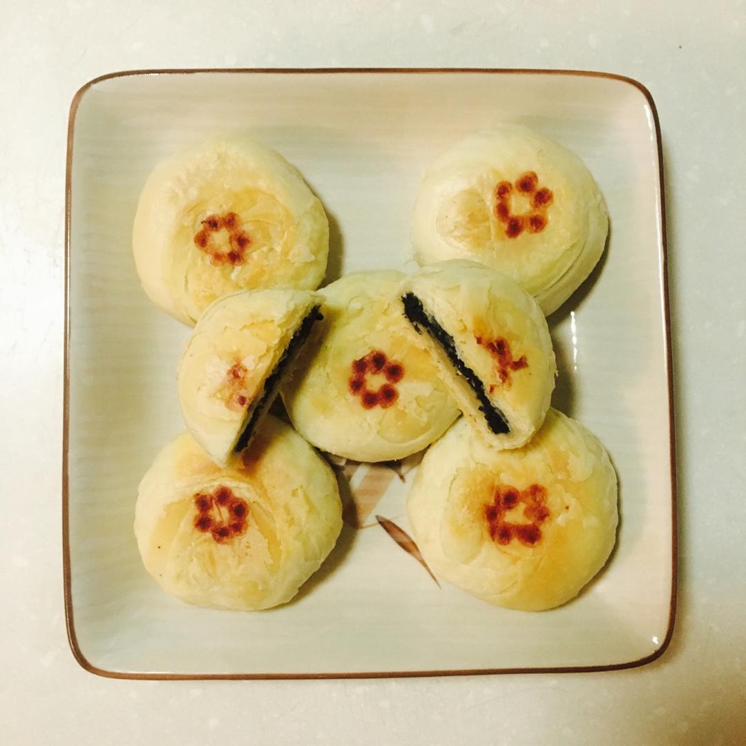 苏式黑芝麻酥皮月饼