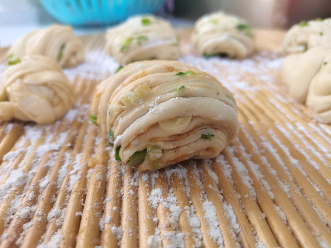 传统的葱油花卷