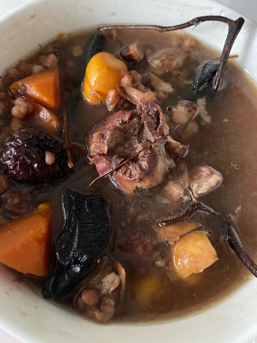 护肝养肝：鸡骨草灵芝土茯苓瘦肉汤