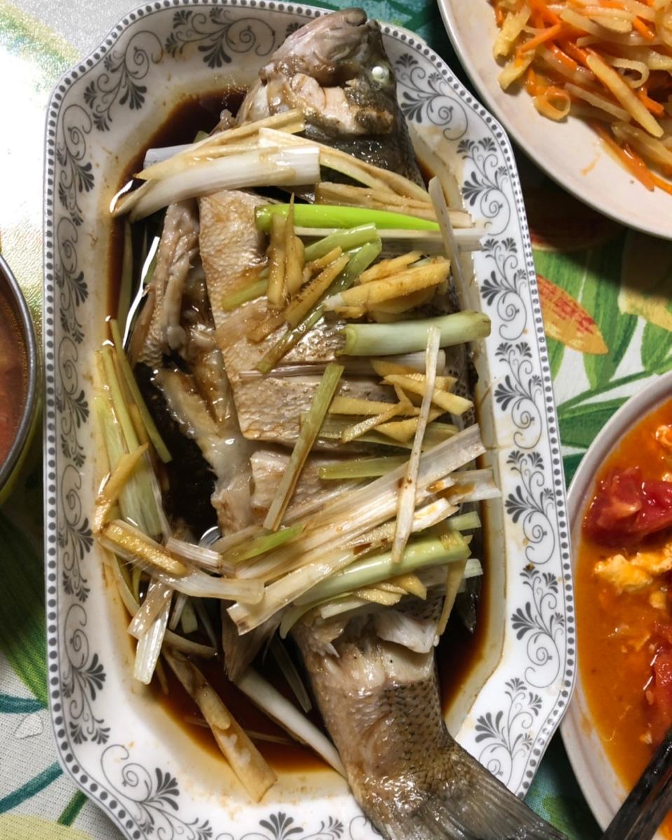 新手零失败的清蒸鲈鱼