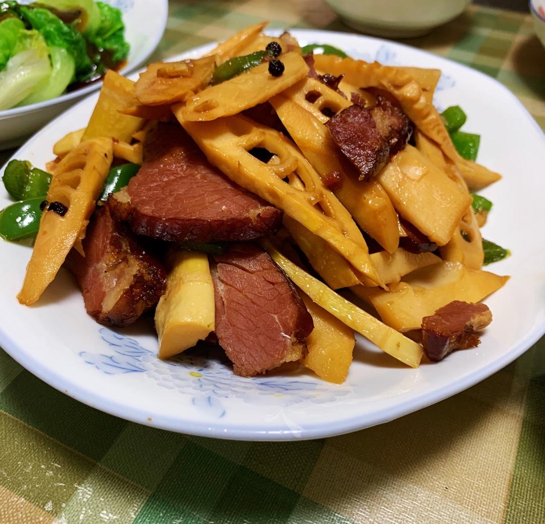 腊肉炒春笋
