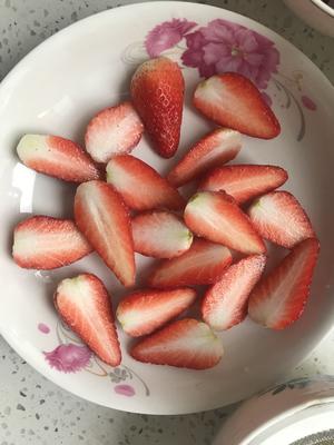草莓果冻🍓十分钟搞定的做法 步骤3