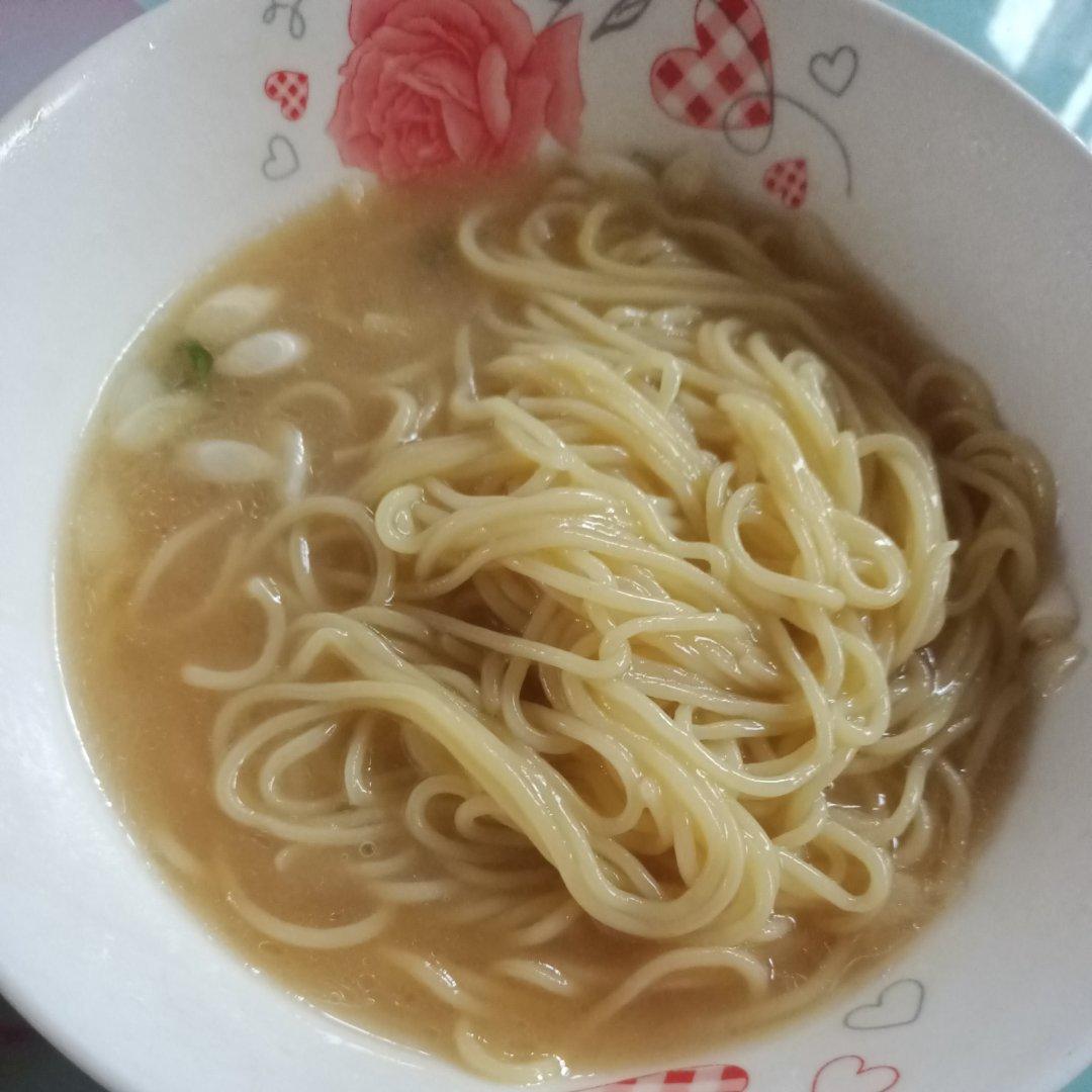 一碗热汤面