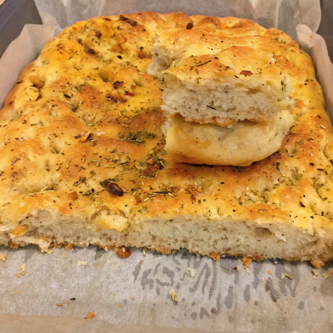 april流动的盛宴做的蒜蓉香料佛卡夏面包focacciabreadwithgarlic