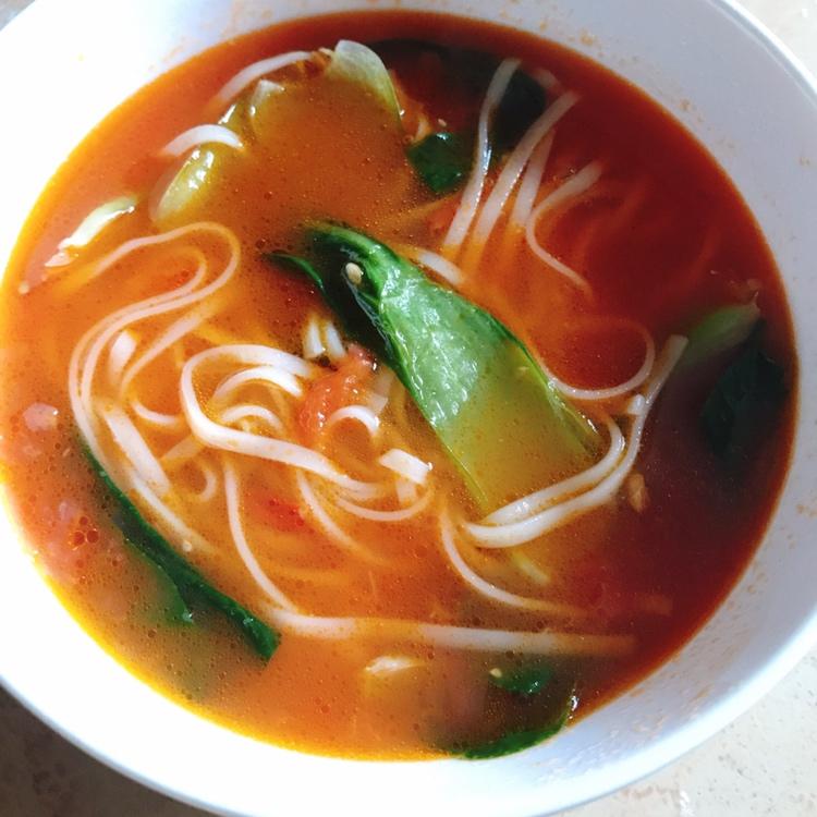西红柿热汤面