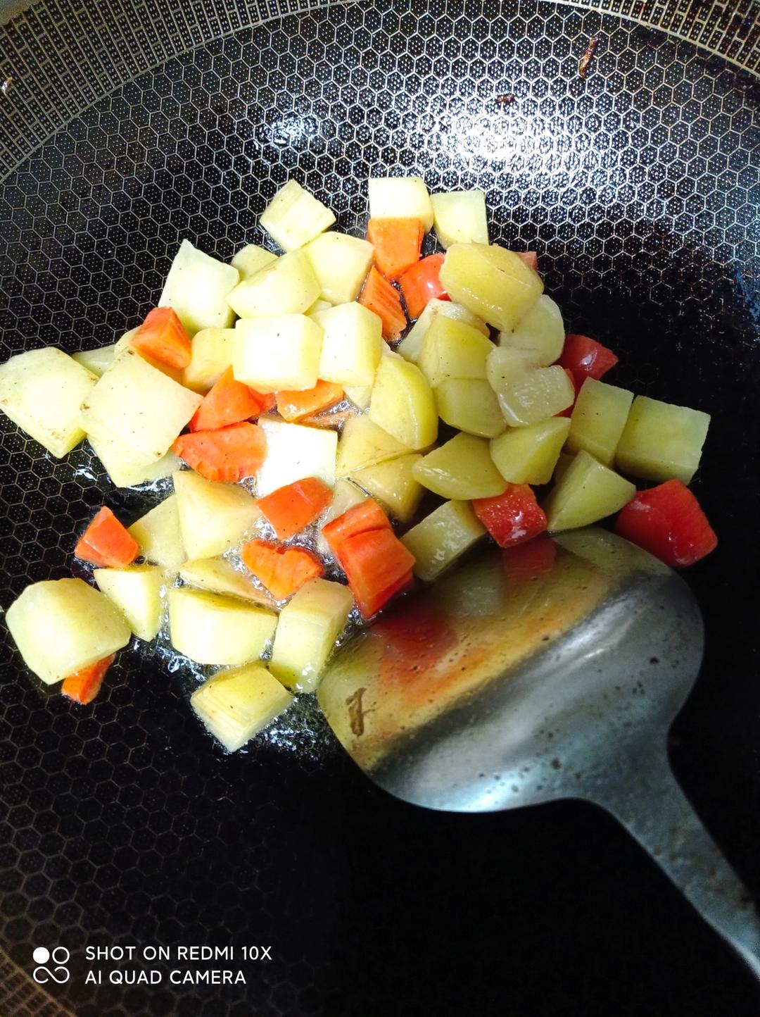 咖喱土豆鸡块