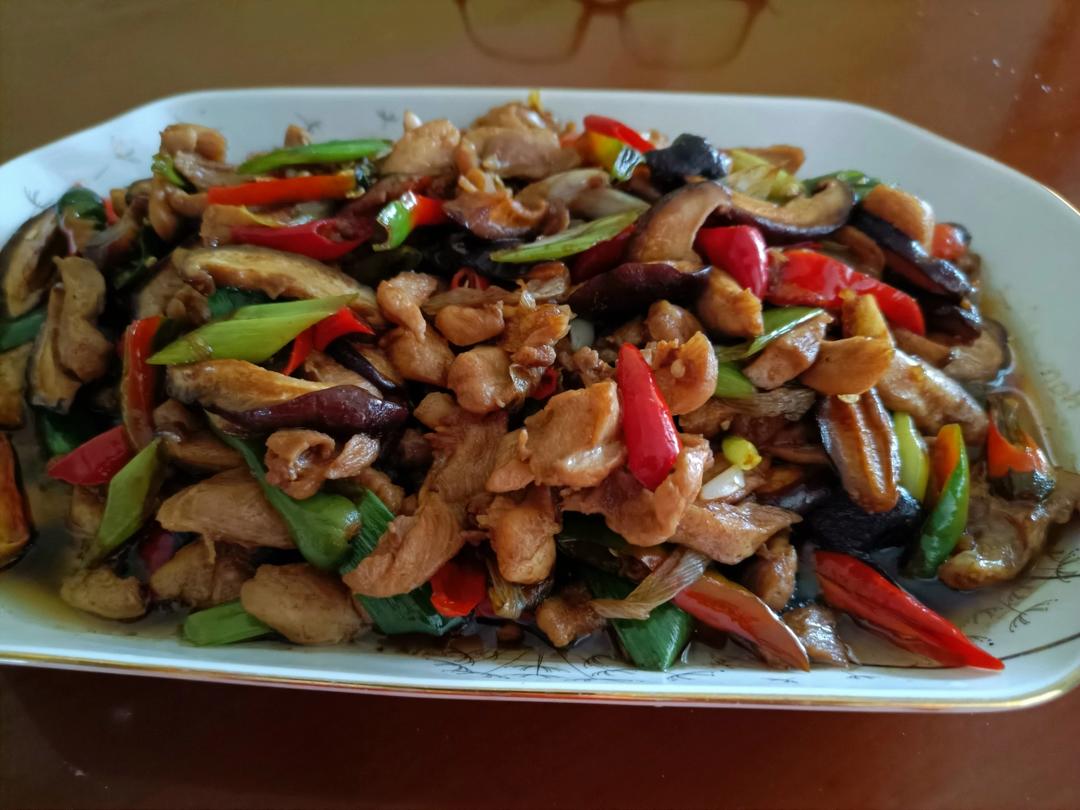 香菇鸡腿肉