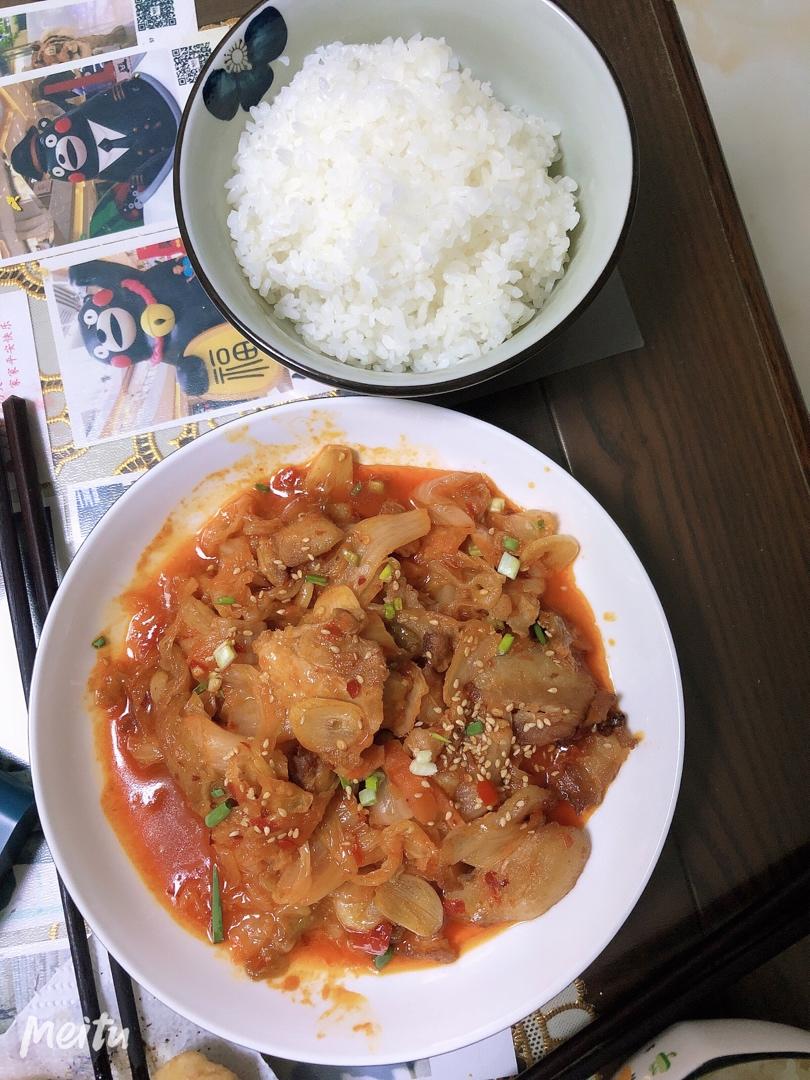 辣白菜炒五花肉