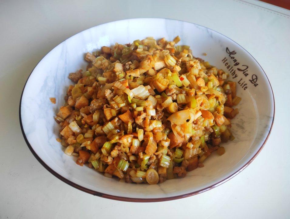 厨师长教你：“芹菜炒肉末”的家常做法，味道很赞，非常下饭