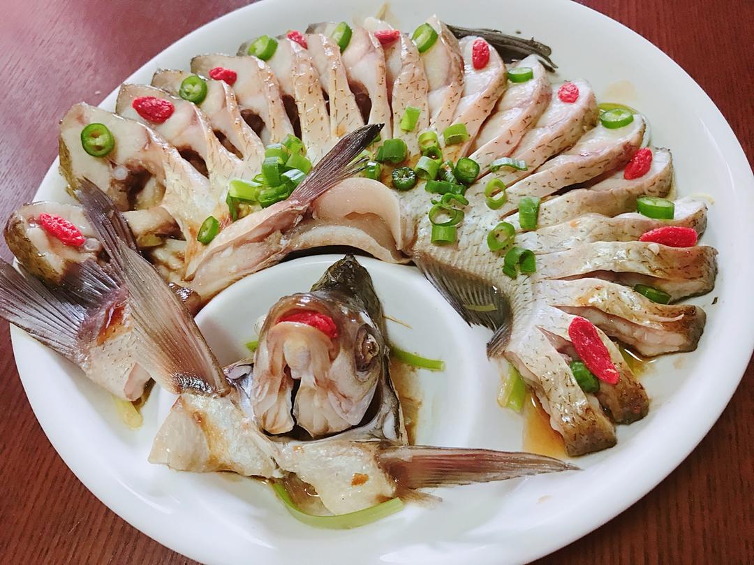 【孔雀开屏-清蒸武昌鱼图片】慧的美食每刻_下厨房