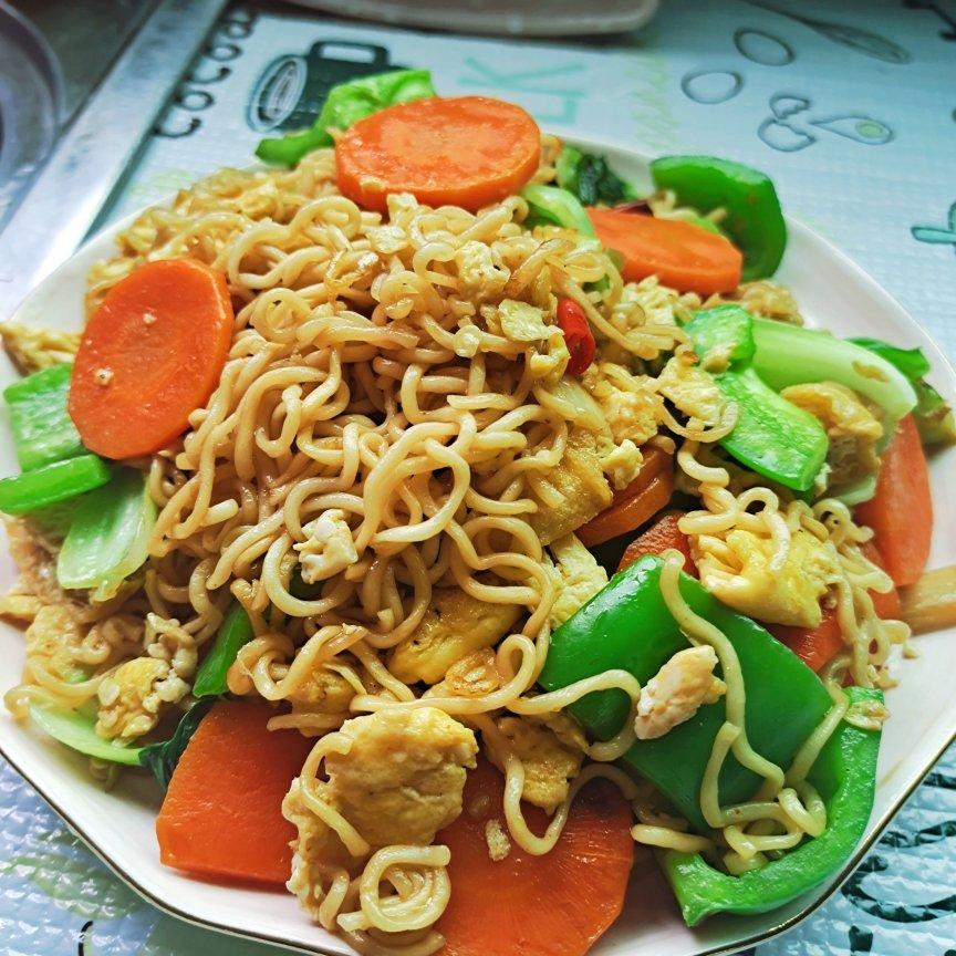 秒杀路边摊的炒方便面