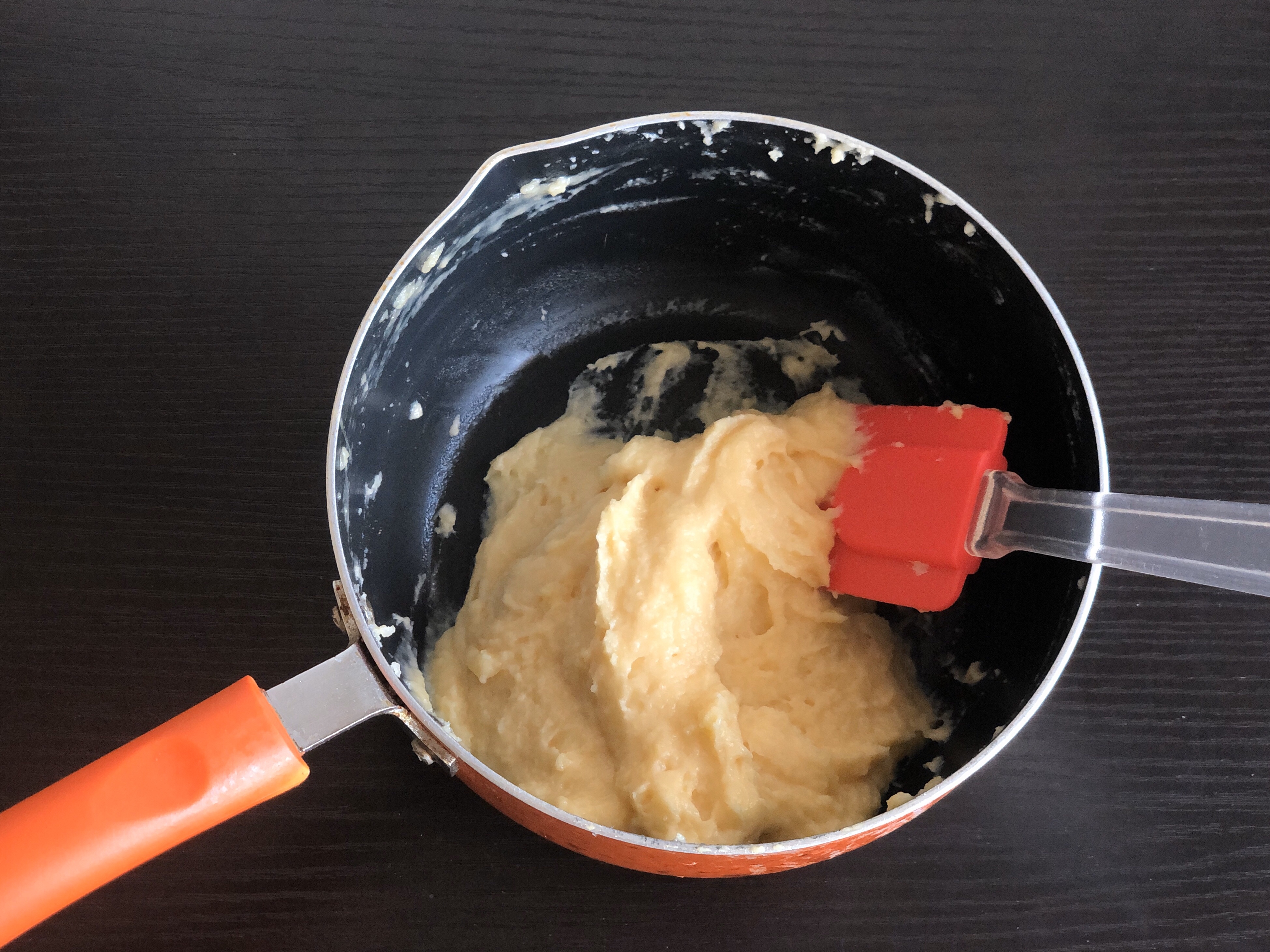 汤种毛毛虫面包，完美泡芙酱花纹立体，配方简单极易成功的做法 步骤15