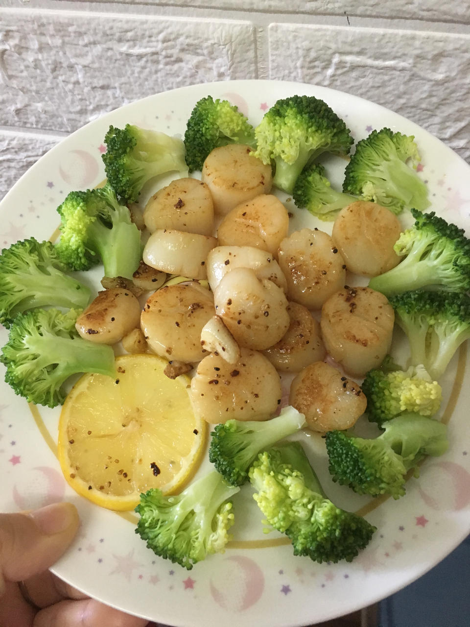香煎带子🍴扇贝 Seared Scallops with Garlic Basil Butter｜十五分钟做出超好吃的西式海鲜🦪
