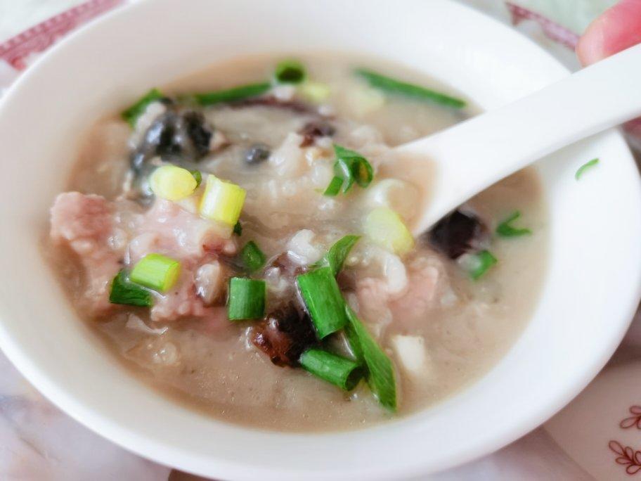 电饭锅版皮蛋瘦肉粥