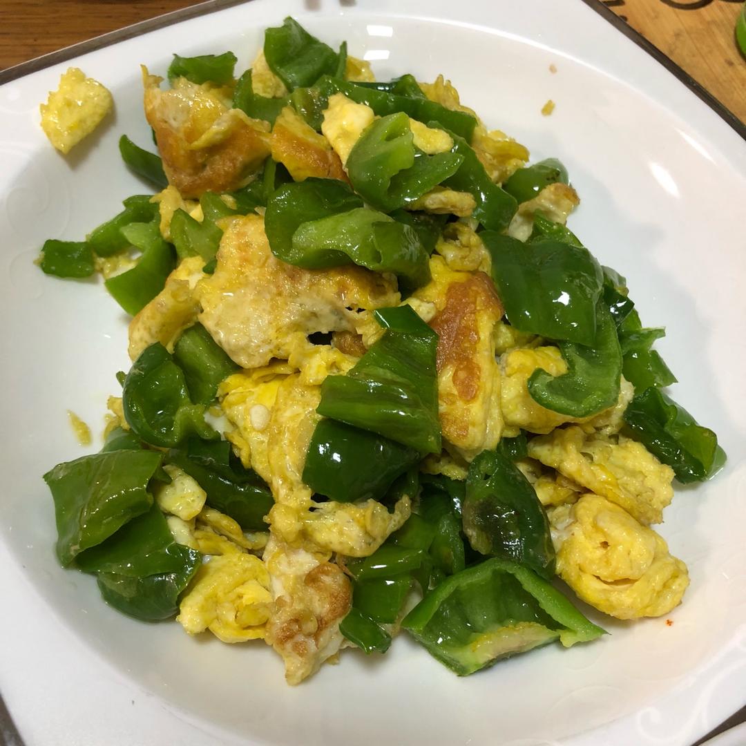 香喷喷的辣椒炒鸡蛋