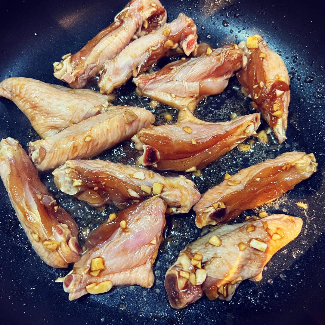 蒜香鸡翅，这才是鸡翅最好吃的做法