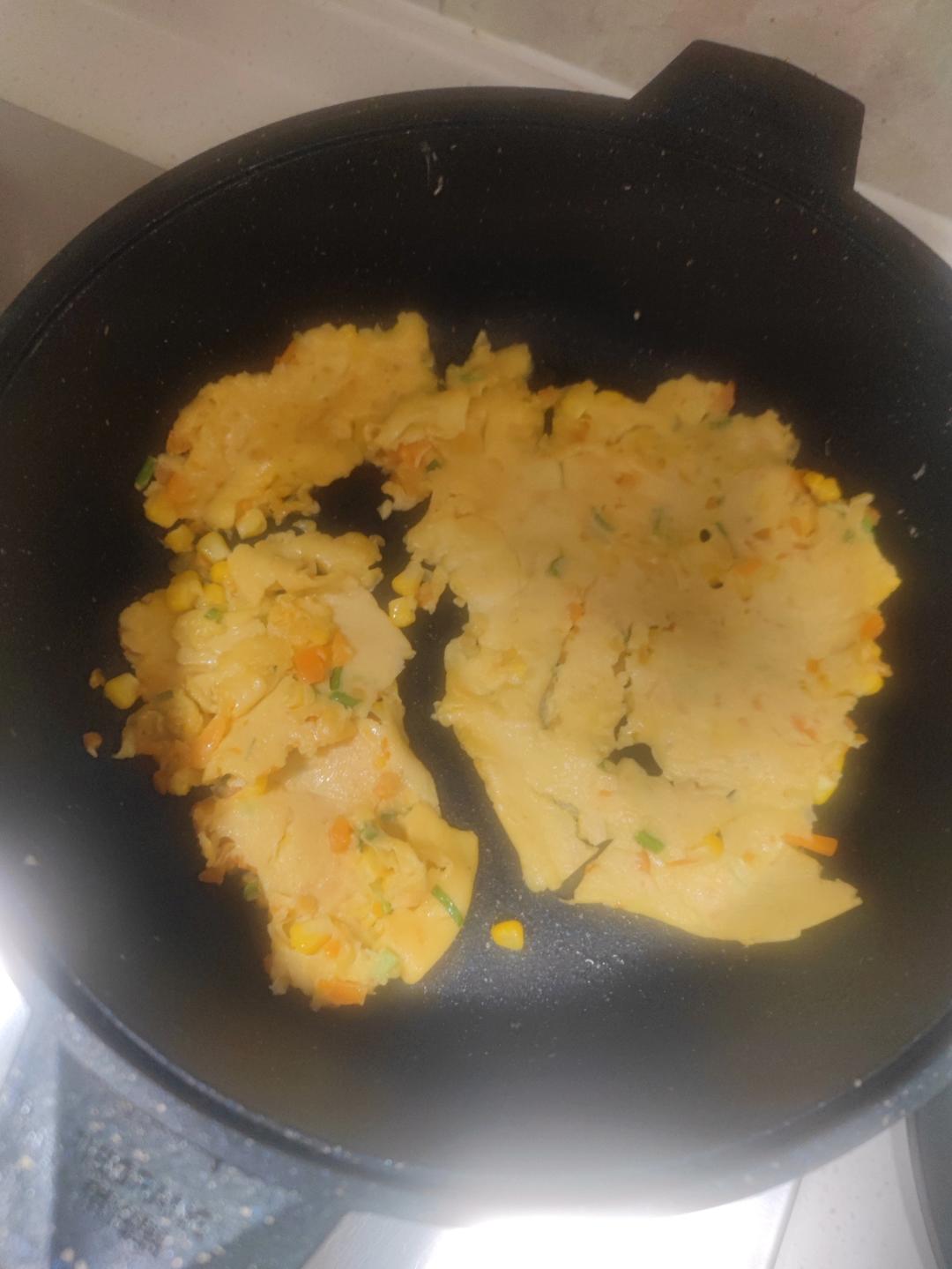 胡萝卜葱花鸡蛋饼