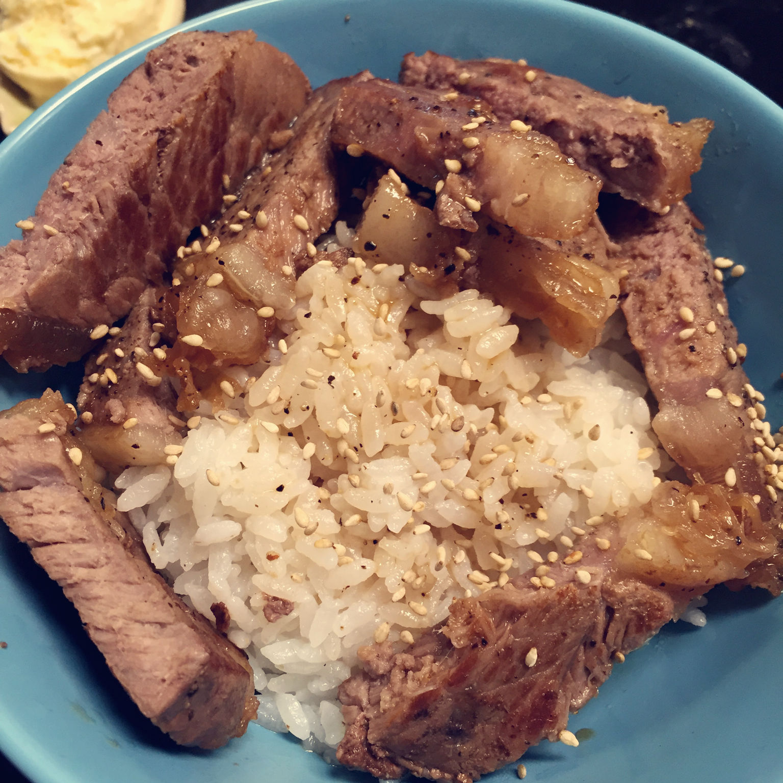 洋葱肥牛盖饭