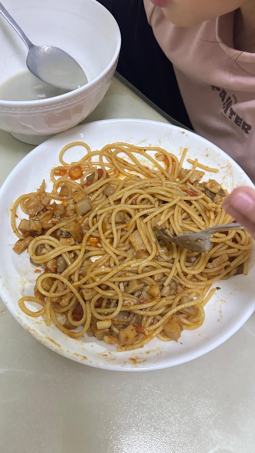 蕃茄蘑菇肉酱意大利面