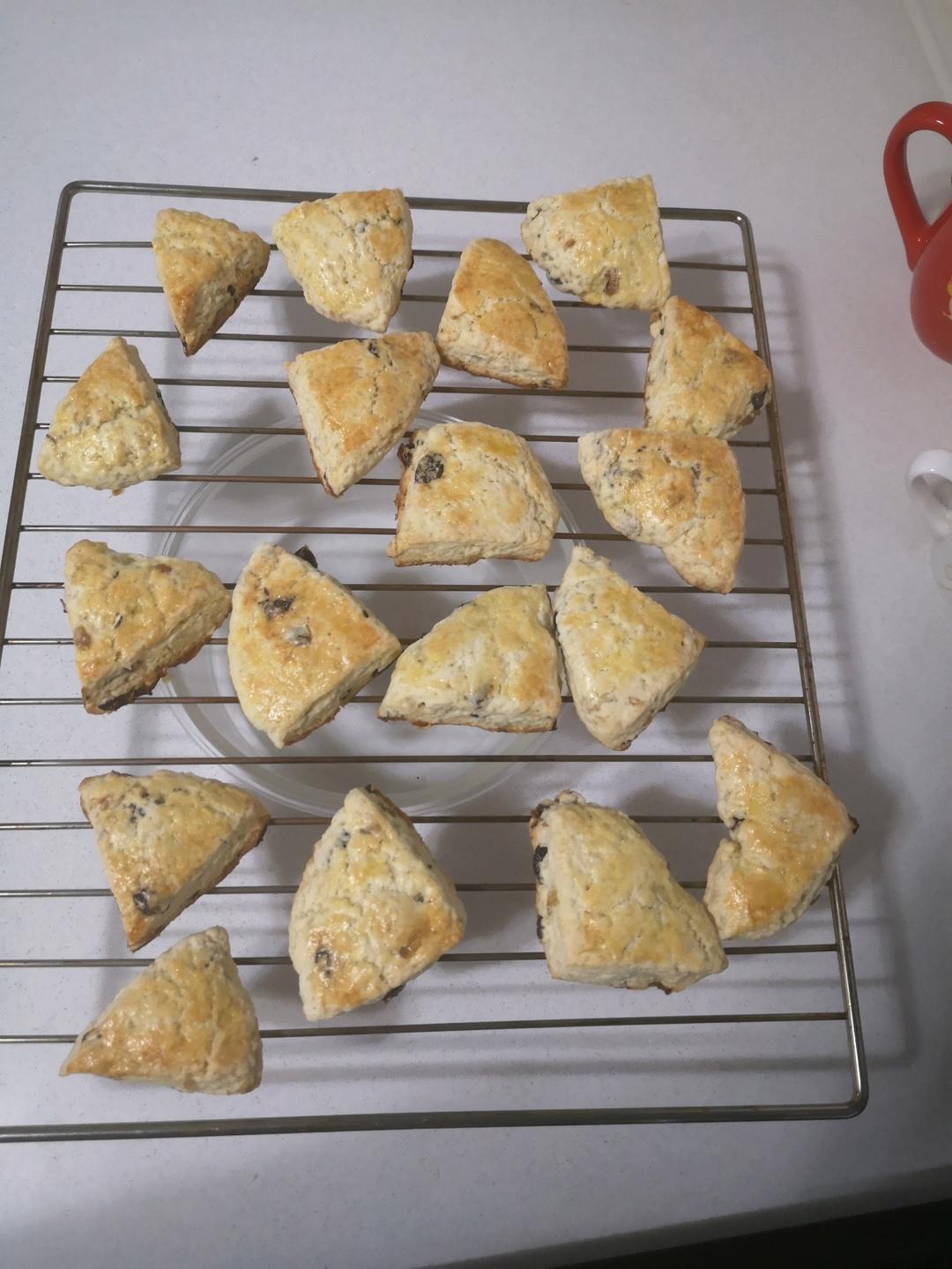 完美裂纹～百分百成功的超好吃奶香司康（禁止搬运）