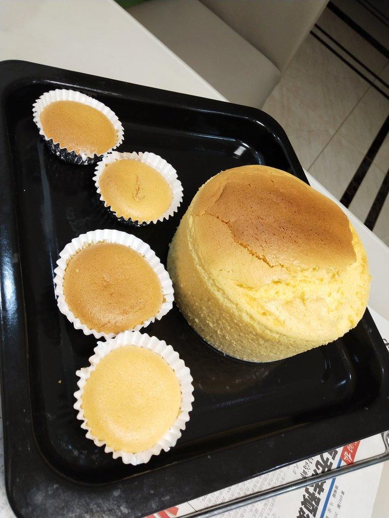 万用方子‼️口感滋润的酸奶&肉松沙拉夹心小蛋糕🍰
