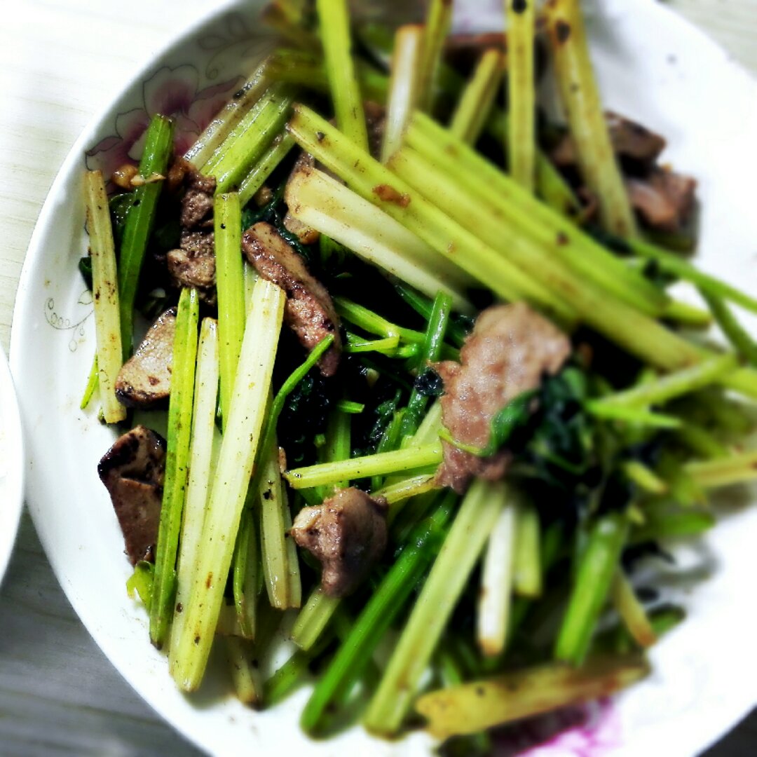 猪肝炒芹菜--孕妇餐