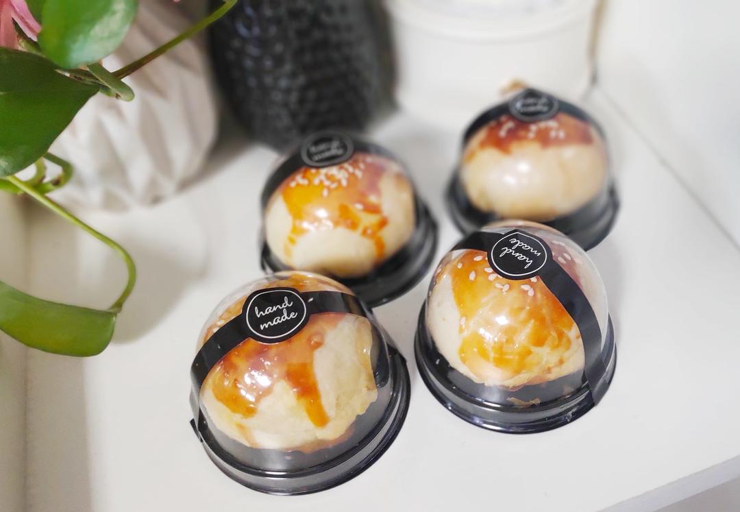 蛋黄酥（超详细步骤，附红豆沙馅做法）