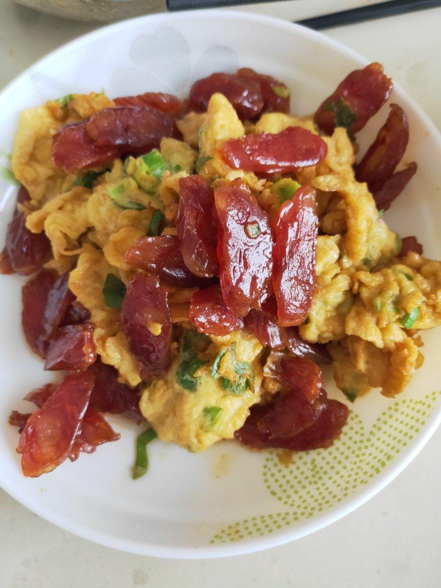 岁月还静好做的腊肠炒鸡蛋