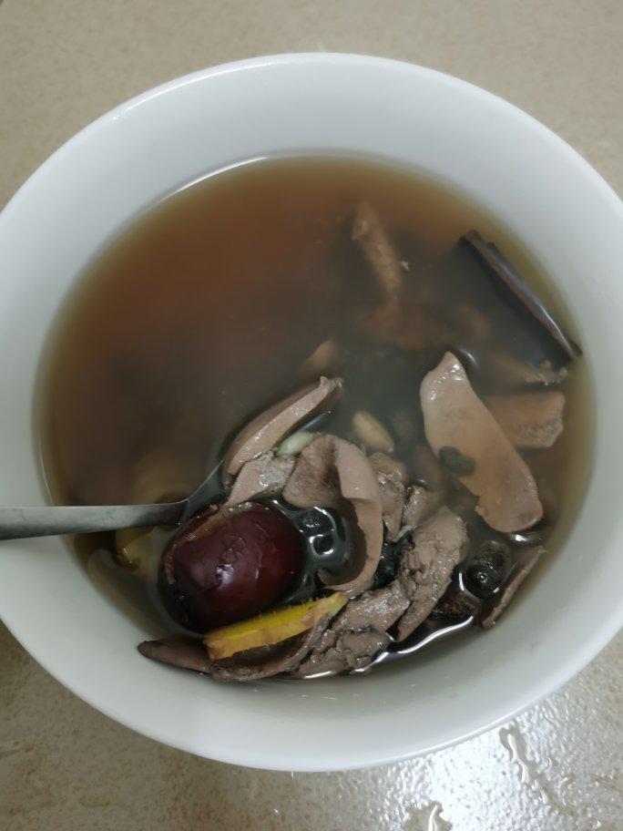 limaiyin茵茵做的补肾汤杜仲巴戟猪腰汤