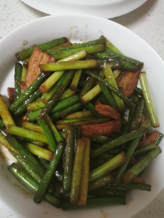 简单易做的下饭菜－蒜苔炒肉