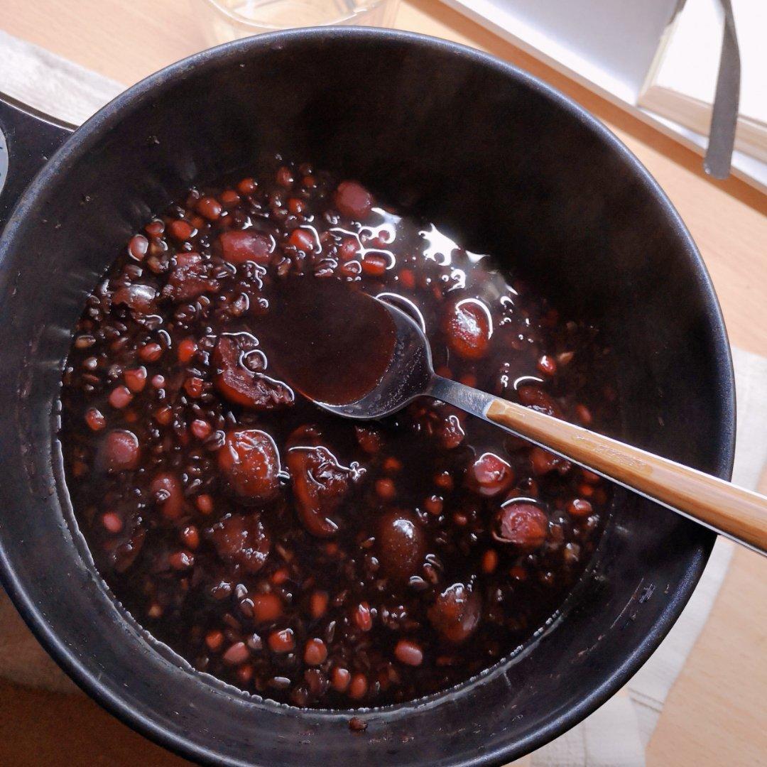 红豆黑米美颜粥