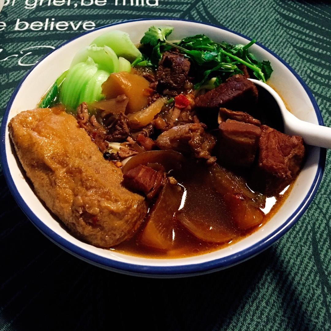 台湾牛肉面：香浓好味有诀窍