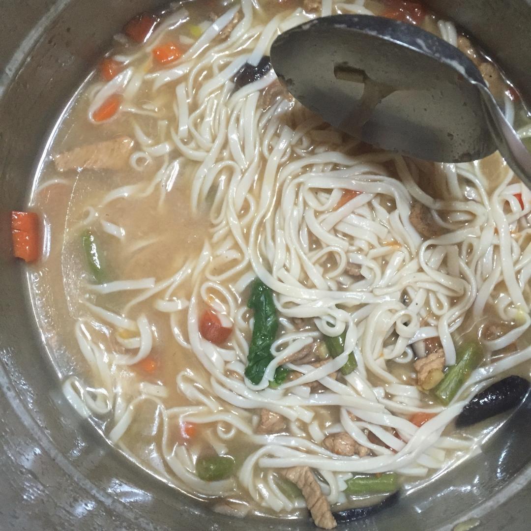朴素的混汤面