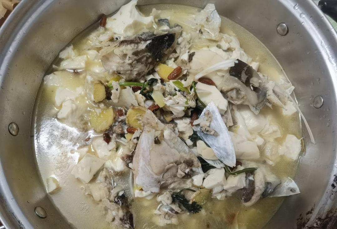 鱼头豆腐汤