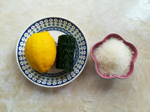 黄瓜柠檬水的做法 步骤1