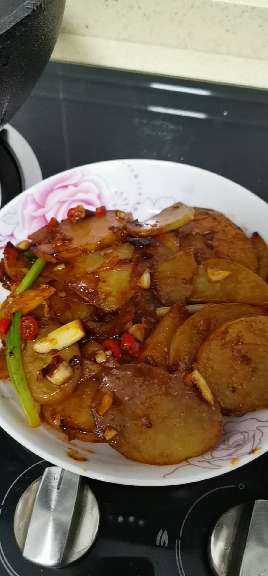 五花肉干煸土豆片