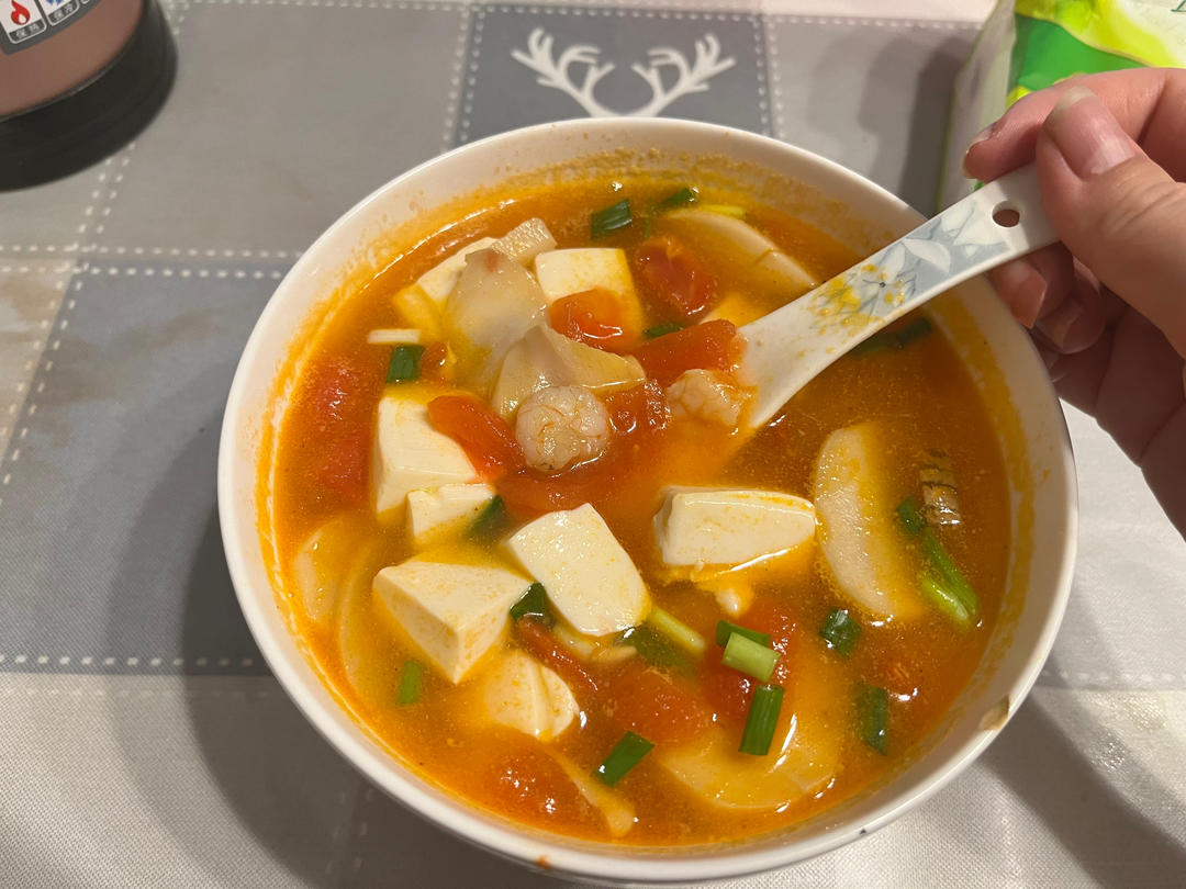 简单版番茄虾仁豆腐汤😍