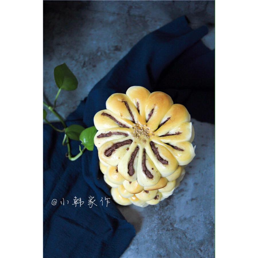豆沙花朵面包
